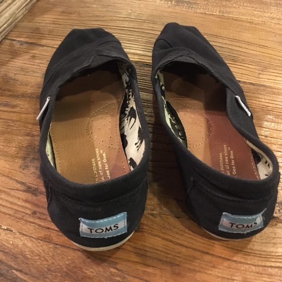 TOMS Women's Navy Blue Flats Loafers size 7 wide - Picture 2 of 6